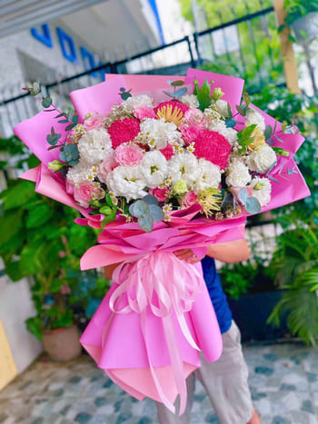 Shop Hoa Tươi Xã Tam Giang Bắc Ninh Đội Ngũ Nhân Viên Thiết Kế Hoa Chuyên Nghiệp