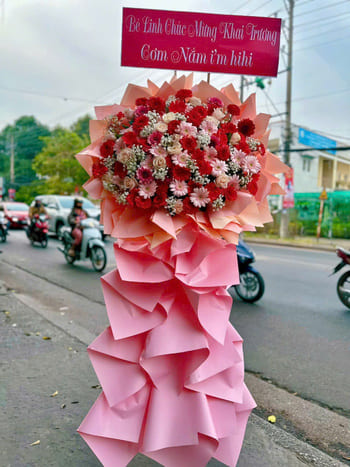 Shop Hoa Tươi Xã Phúc Sơn Hà Nội Đội Ngũ Thợ Cắm Hoa Nhanh
