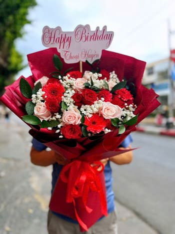 Shop Hoa Tươi Thành Phố Hải Phòng Đội Ngũ Nhân Viên Thiết Kế Hoa Tỉ Mỉ