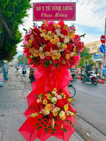 Shop Hoa Tươi Phường Thuỷ Nguyên Hải Phòng Đội Ngũ Thợ Cắm Hoa Sáng Tạo